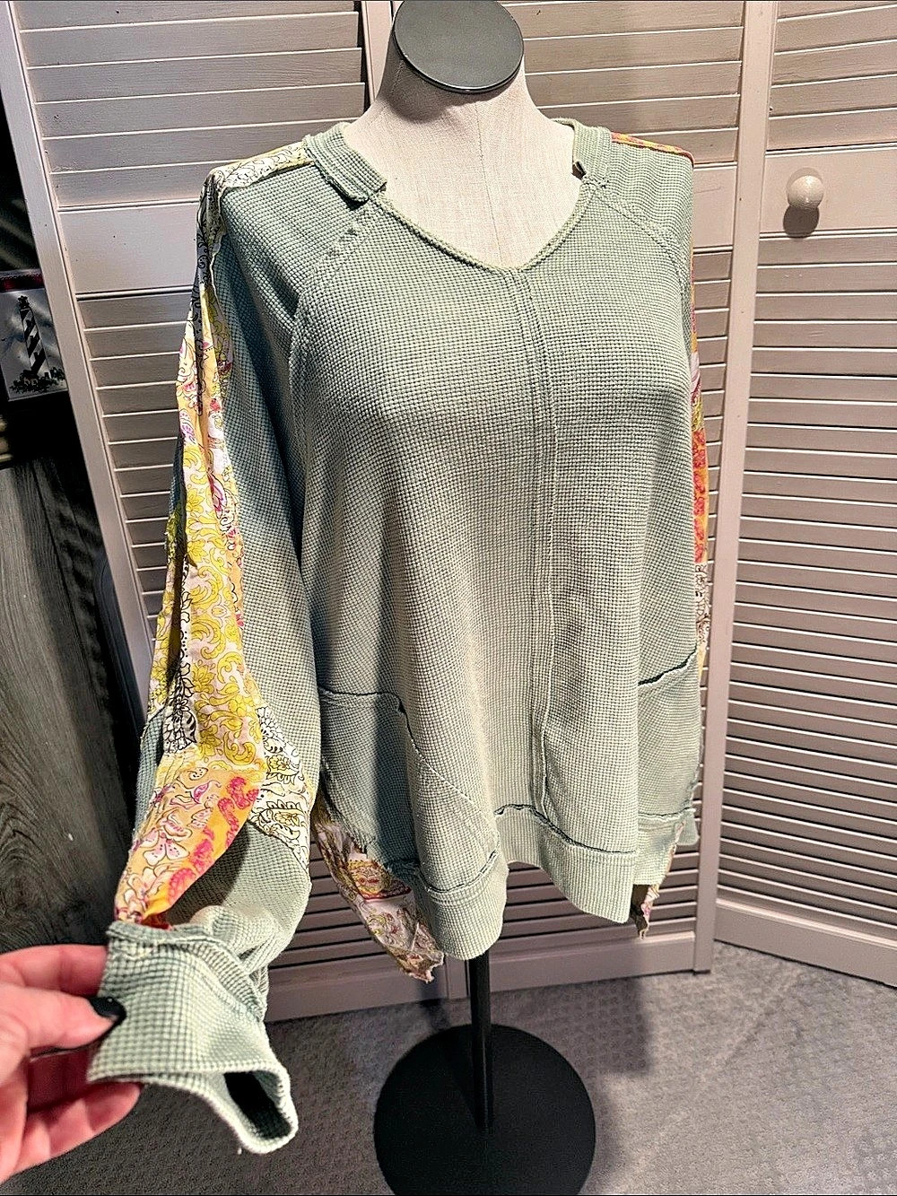 Blue velvet, Mixed Up Cuff Thermal Floral Pullover Green & Yellow Medium